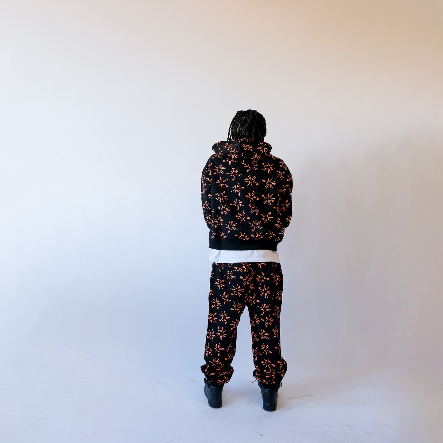 *ARCHIVE* CLOCKWORK CUFFED SWEATPANTS (BLACK/ORANGE)