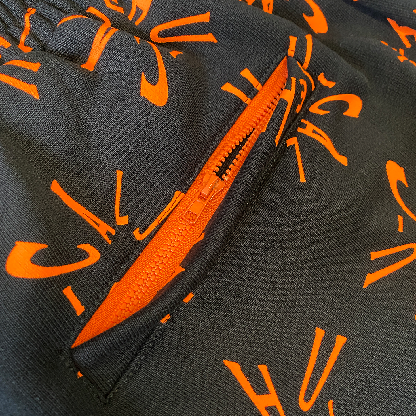 *ARCHIVE* CLOCKWORK CUFFED SWEATPANTS (BLACK/ORANGE)